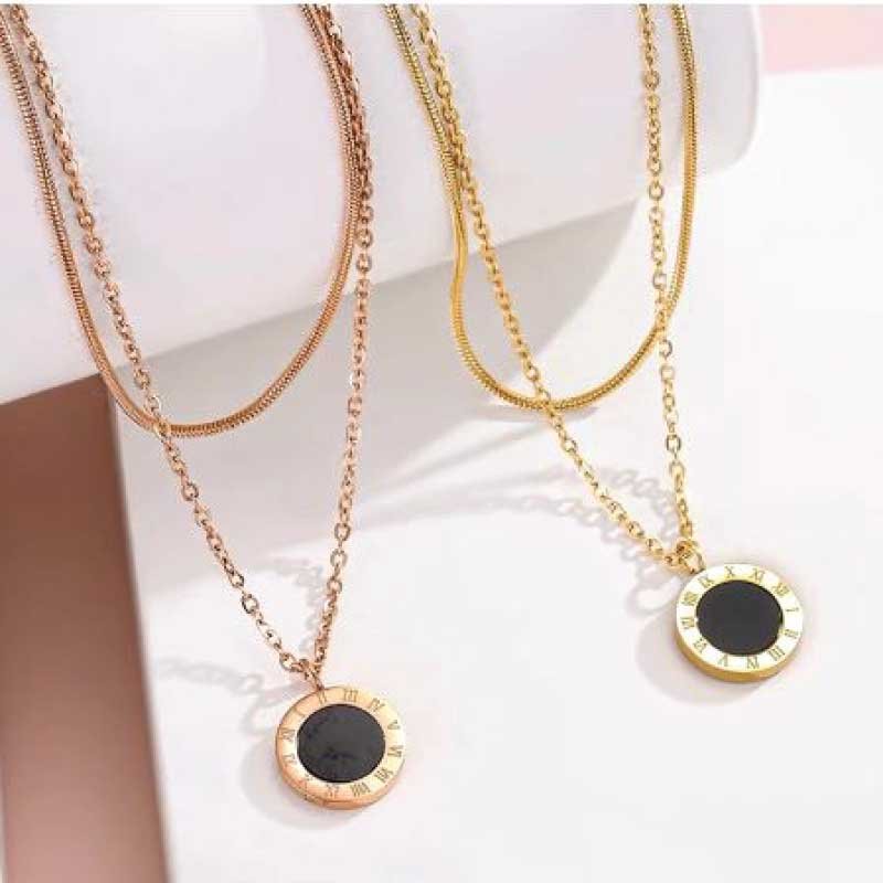 BLACK CIRCLE LOCKET