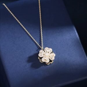 FLOWER PENDENT LOCKET